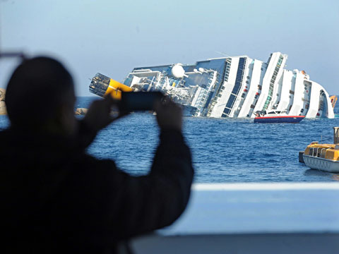 Капитана Costa Concordia заточили в изолятор