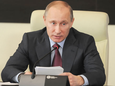 Путин призвал расчистить поле для бизнеса