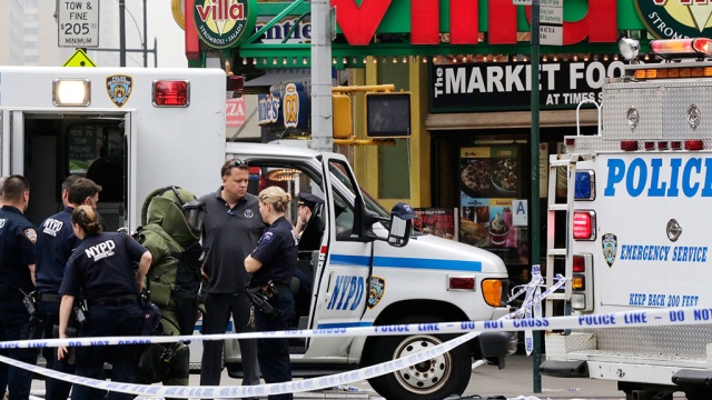 На Манхэттене взяты в заложники четыре человека 