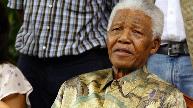 Состояние Нельсона Манделы ухудшилось до критического