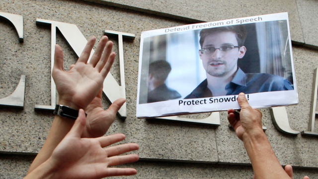 Бразильцы отказались приютить транзитного пассажира Сноудена