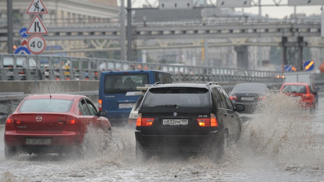 Москва не просыхает от дождей