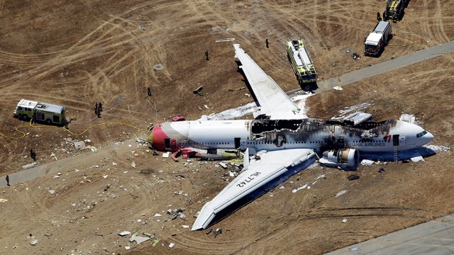 Катастрофа в Сан-Франциско: выброшенные из Boeing стюардессы выжили 