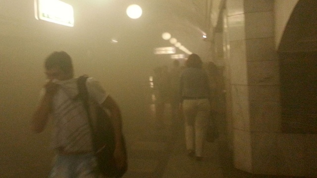 Пассажиры сообщают о пожаре на салатовой ветке метро 