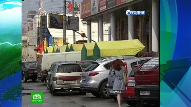 Не район, а базар: петербуржцы устали от стихийной торговли перед окнами