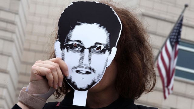 Кремль назвал условия для беглеца Сноудена