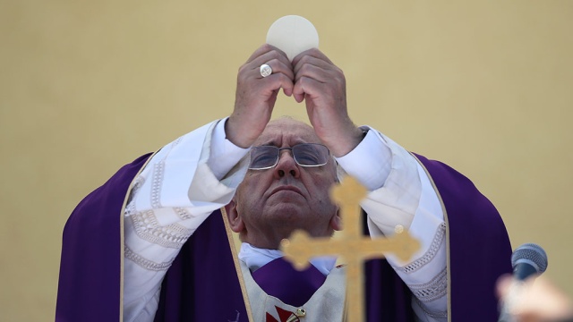 Twitter-подписчикам папы римского обещано ускоренное попадание в рай