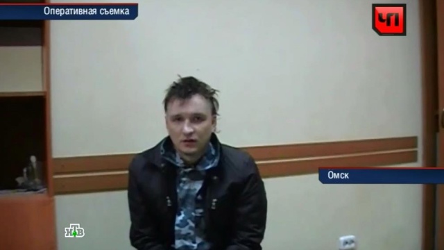 Студентку из Омска отправили в тюрьму за попытку порубить отца мачете
