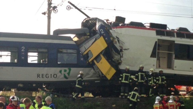 В Швейцарии влобовую столкнулись пассажирские поезда: десятки раненых