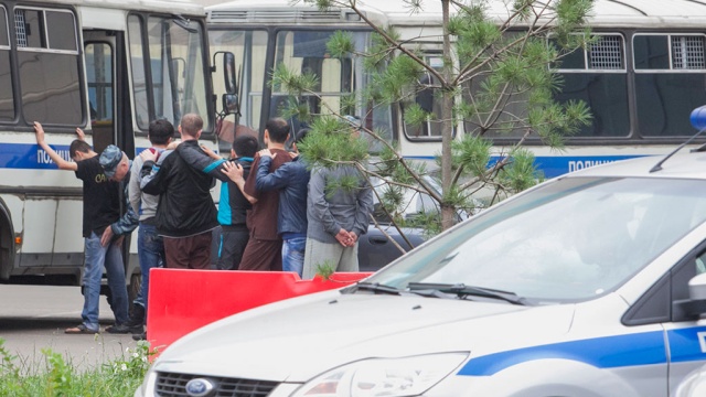 Банда мигрантов нападала на православные храмы в Москве
