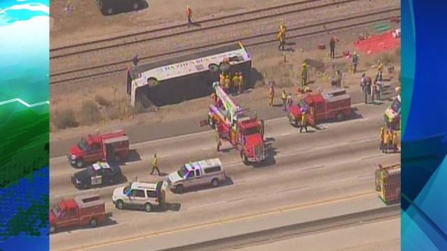 Автобус разбился по пути в казино в Калифорнии, 50 человек ранены 