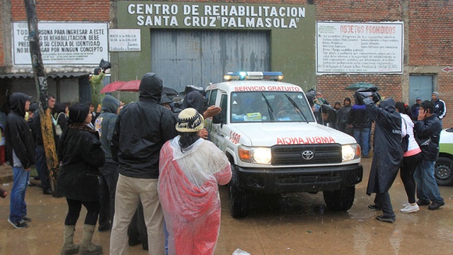 Заключенных сожгли заживо во время беспорядков в боливийской тюрьме