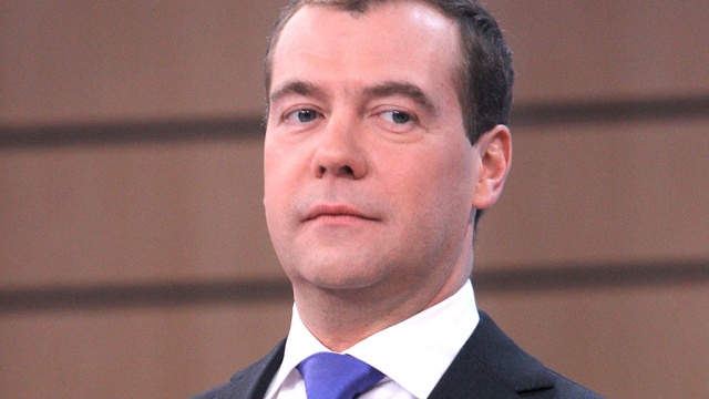 У кировского бизнесмена за долги арестовали портрет Медведева
