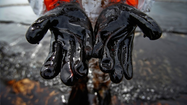 В Средиземное море появилось крупное нефтяное пятно