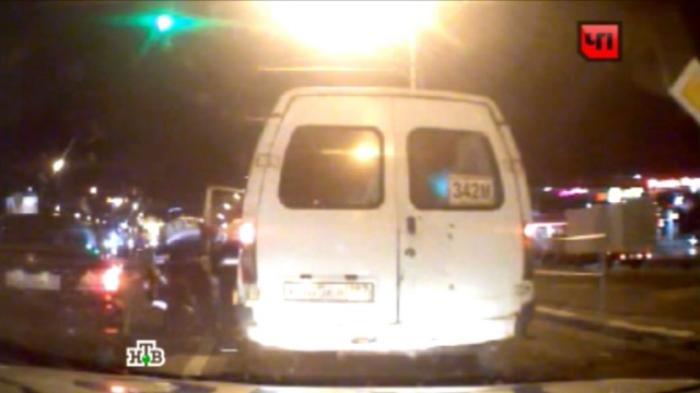 Погоню за пьяным водителем маршрутки в Москве сняли на видео