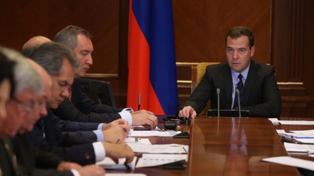 Медведев заявил о сокращении бюджета на 5 процентов