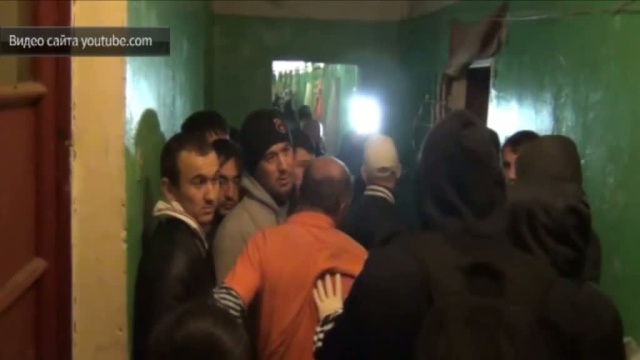 Штурм общежития в Капотне: мигранты отстреливались от 200 националистов