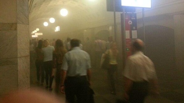 Отравившаяся дымом в метро женщина требует 3 млн рублей компенсации