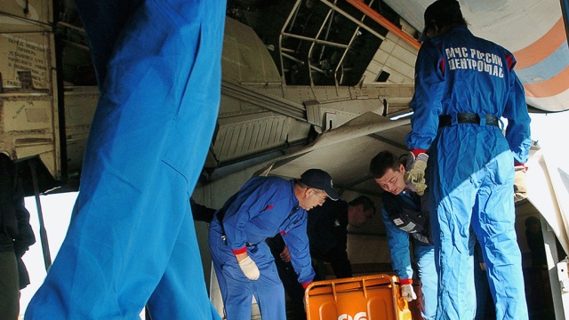 Борт МЧС готовится к вылету за пострадавшими при теракте в Волгограде 