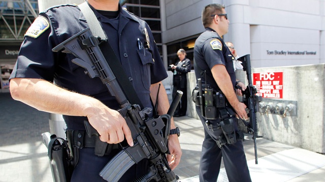 Стрельба в аэропорту Лос-Анджелеса: убиты минимум двое