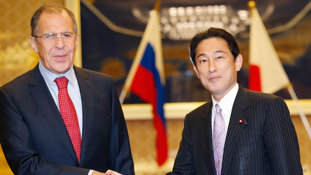 Япония и Россия обсудят отмену виз и мирный договор