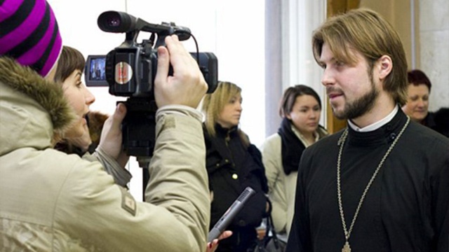 Объявленный в розыск священник Грозовский отверг обвинения в педофилии