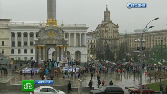 Лидеры оппозиции призывают украинцев стоять на улице до конца