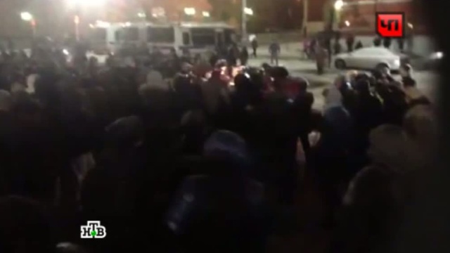 Митингующие переместились от Госдумы на Манежную площадь: есть задержанные