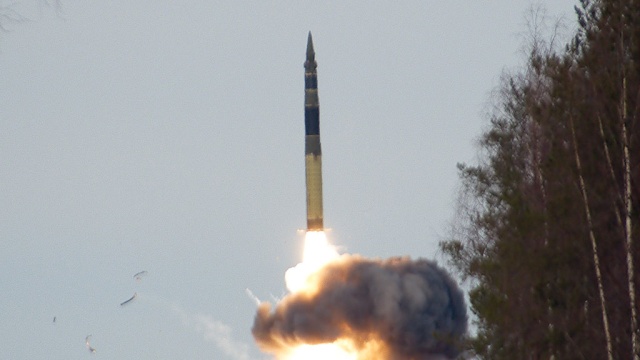 РВСН запустили баллистическую ракету РС-12М 