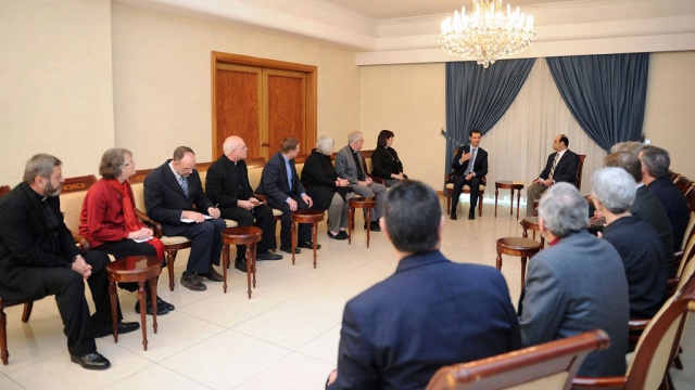 Российские парламентарии подарили Асаду гжель и сувенир с Жуковым
