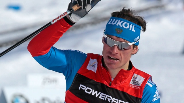 Российские лыжники празднуют триумф в масс-старте на этапе КМ в Польше