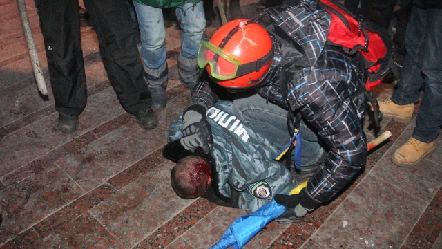 В уличных боях в центре Киева пострадали больше 30 милиционеров 