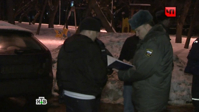 Двух мертвых полицейских нашли возле служебной машины на Ставрополье