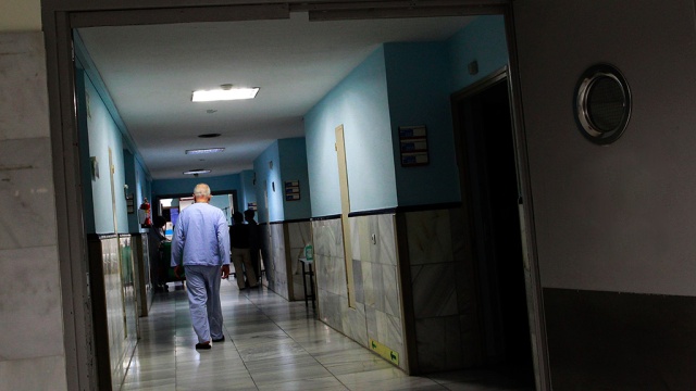 Российский консул с женой выписаны из суданской больницы после нападения