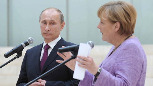 Путин и Меркель обсудили по телефону ситуацию на Украине