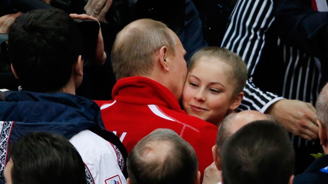 Путин лично поздравил российских фигуристов с олимпийским золотом