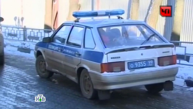 Московский полицейский сбил на зебре женщину