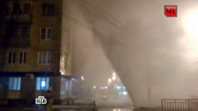 В Нижнем Новгороде всю ночь бил 20-метровый фонтан кипятка