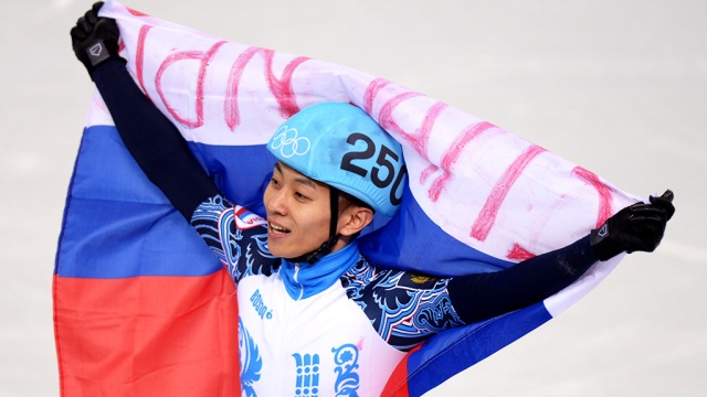Мужская сборная России по шорт-треку выиграла золото Сочи в эстафете