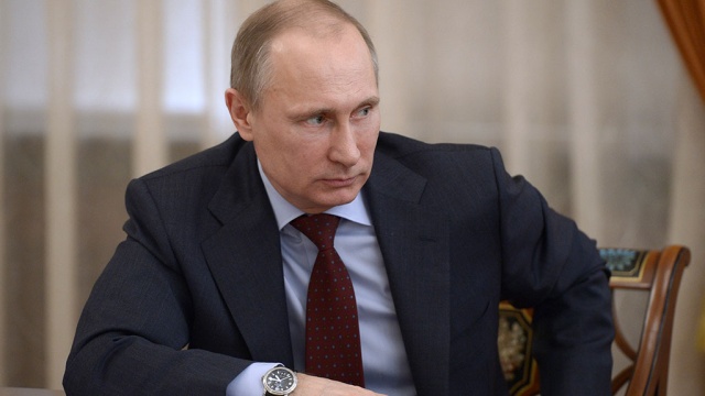 Владимир Путин по телефону обсудил Украину с Бараком Обамой