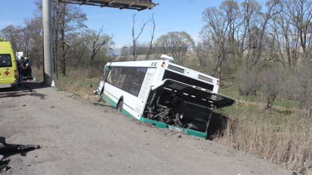 Три человека погибли в ДТП с рейсовым автобусом в Петербурге 