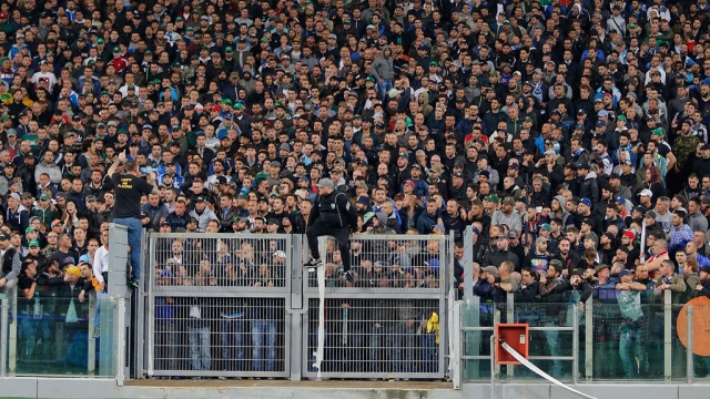 Воинствующие фанаты сорвали начало финального матча Кубка Италии