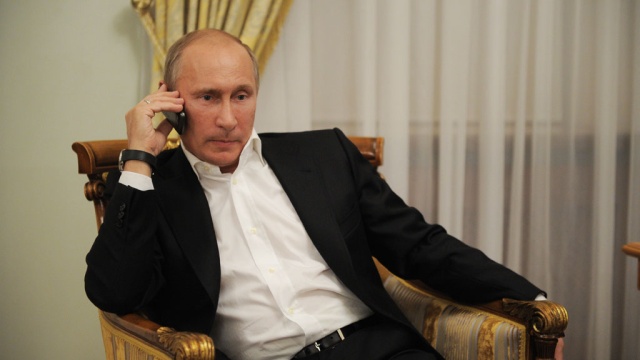 Путин и Меркель обсудили по телефону ситуацию на Украине и газовый вопрос