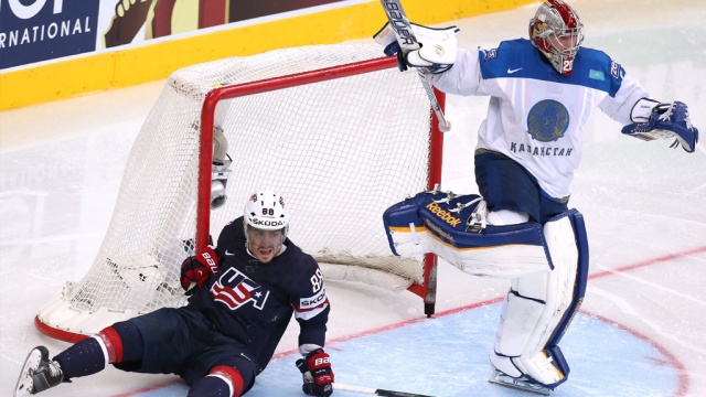 ЧМ по хоккею: США в овертайме сломили Казахстан, шведы обыграли словаков