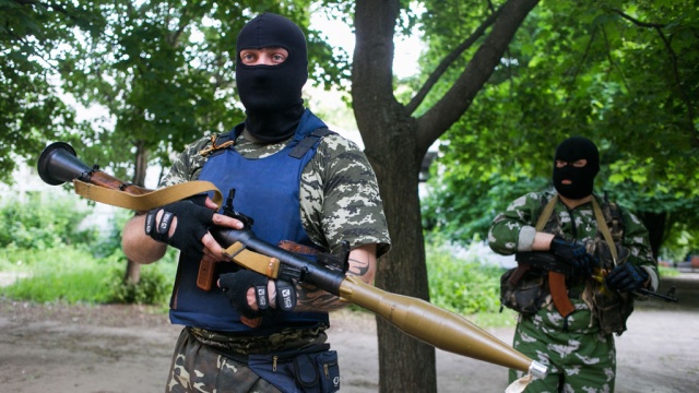 Бой на Луганщине: взорван мост и обстреляны автобусы с людьми