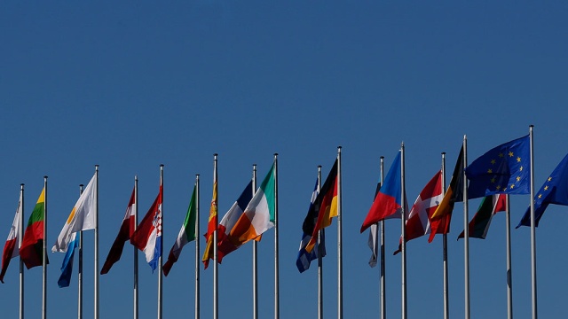 Пять европейских стран присоединились к антироссийским санкциям ЕС