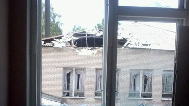 Артобстрел Славянска продолжается, пострадало здание ДК железнодорожников