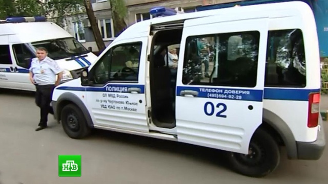 В Москве велосипедист разбился о полицейскую машину