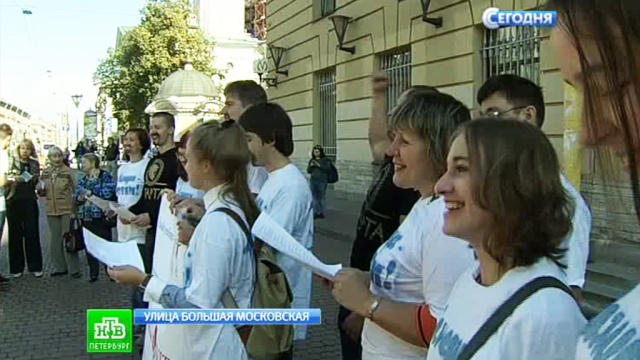 В Петербурге мужской хор волонтеров спел саундтреки к детским мультфильмам