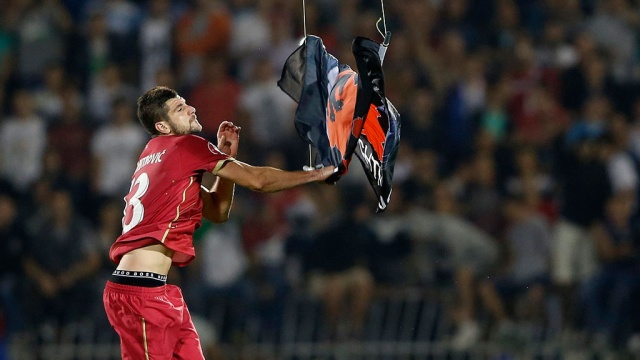 Отборочный матч Евро-2016 между Сербией и Албанией отменен из-за драки футболистов